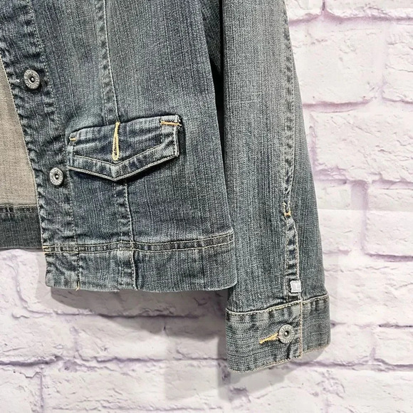 Chico's Platinum Blue Denim Long Sleeve Collared Button Front Jean Jacket - Picture 5 of 9